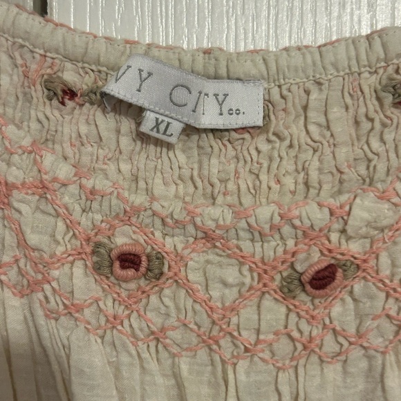 Ivy City Co Leisel White and Pink Women's Dress - Picture 4 of 6